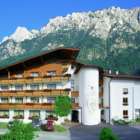 Daskaiser - Dein Gartenhotel In Tirol-2